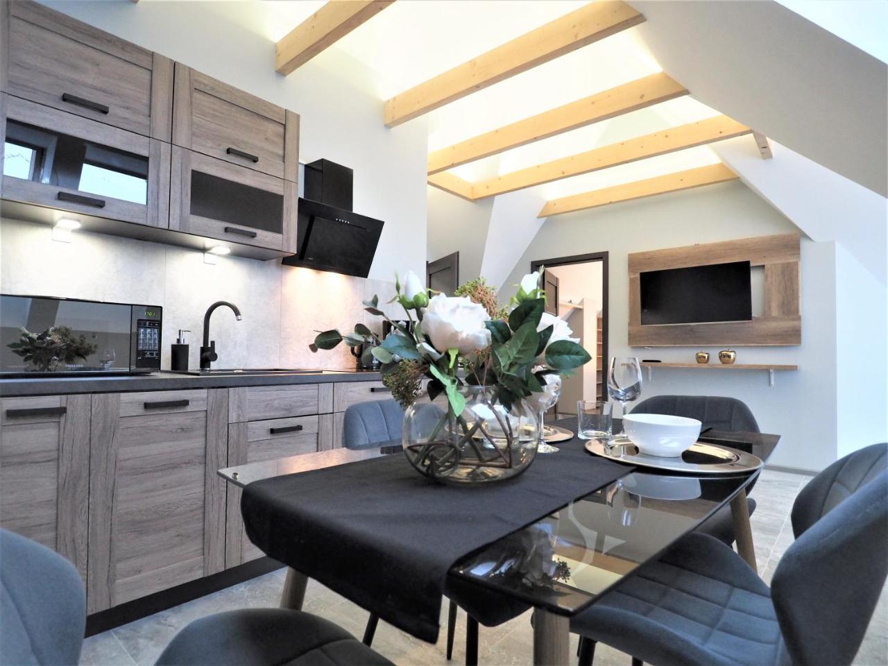 Vip Folk Apartment
